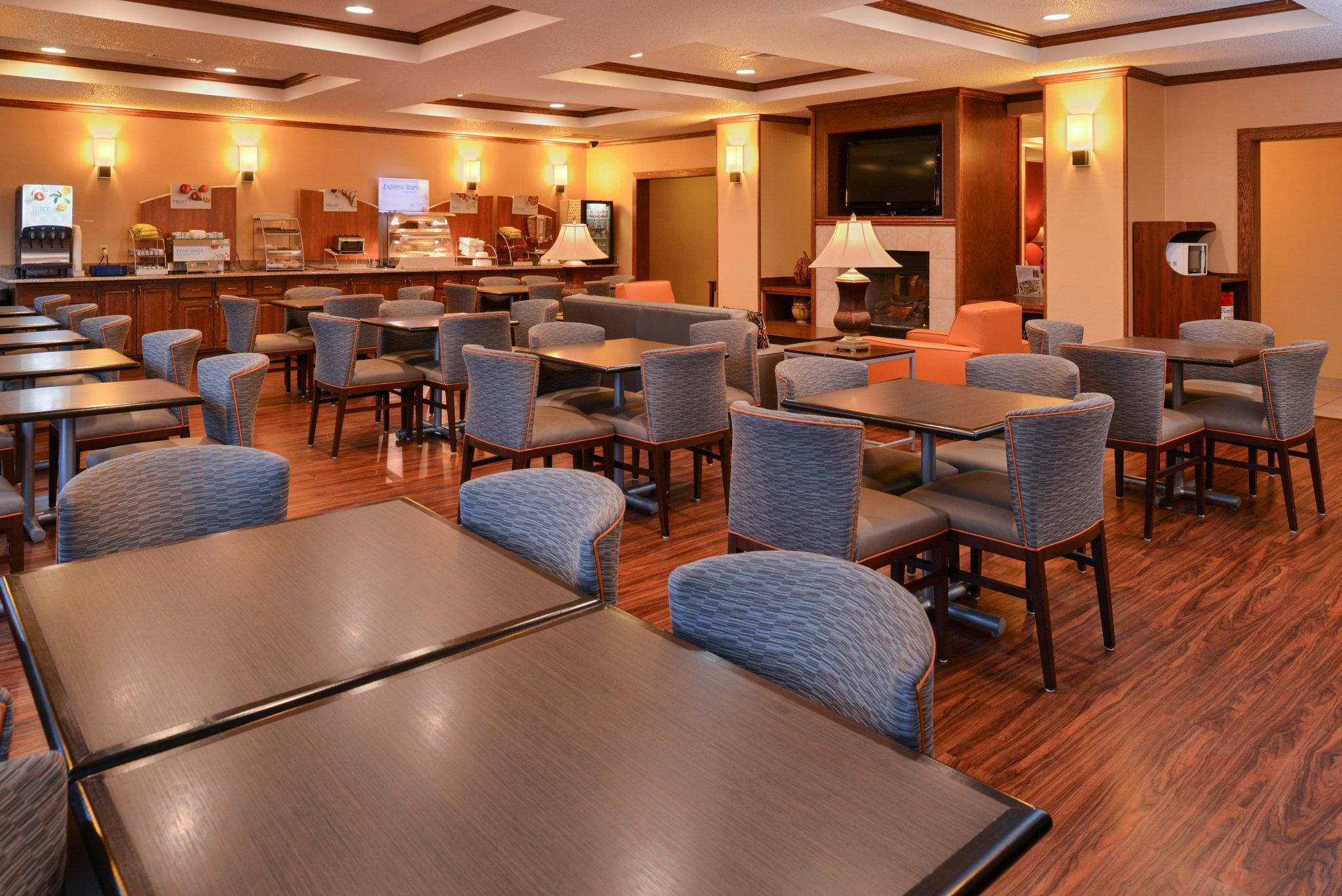 Holiday Inn Express Hotel & Suites Lancaster-Lititz By Ihg Dış mekan fotoğraf